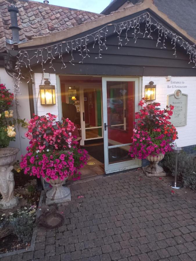 Golden Ball Hotel Elsworth Kültér fotó