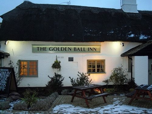 Golden Ball Hotel Elsworth Kültér fotó